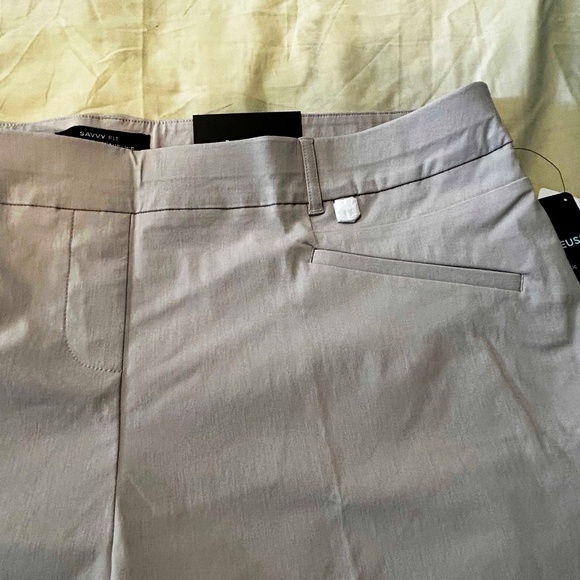 NEW PHOTOS! CAPRIS, SAVVY FIT TWILL, LINEN COLOUR, SIZE 26, RAYON/SPANDEX, FAKE - Picture 15 of 16